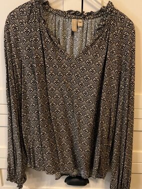 Culture Brand Long Sleeve V-Neck Blouse